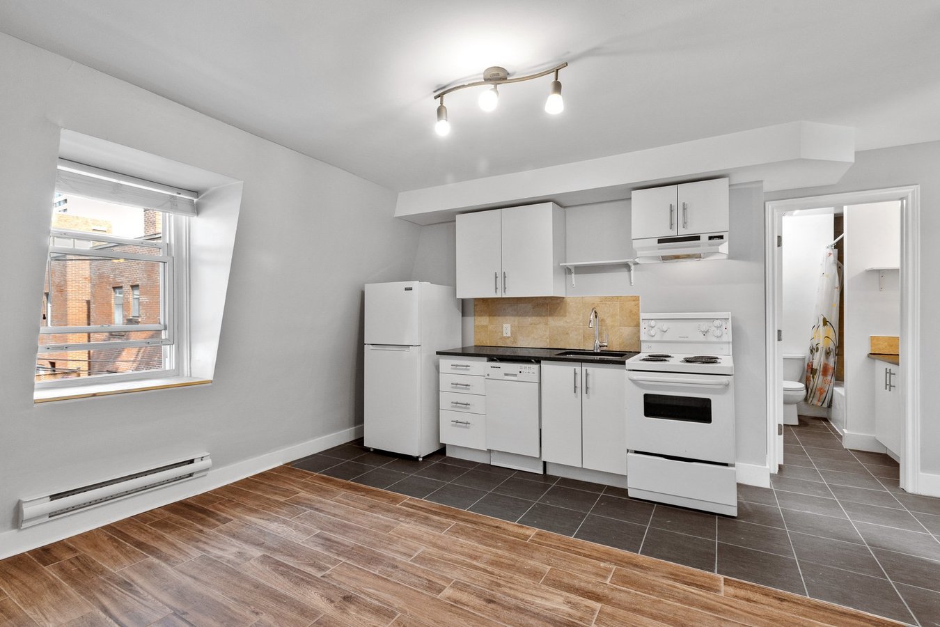 467 Slater Street - Photo 3