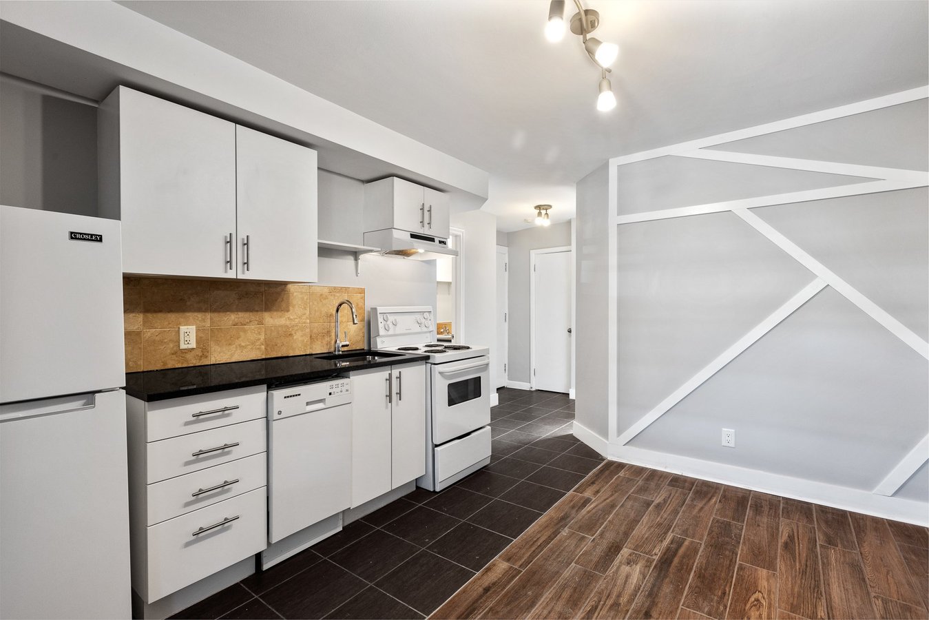 467 Slater Street - Photo 4