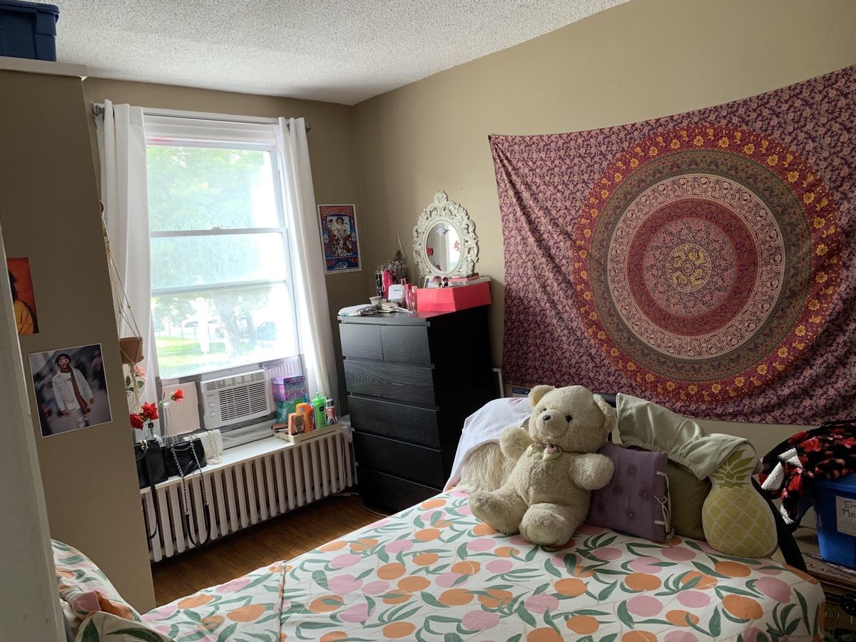 215 Kent Street - Photo 2