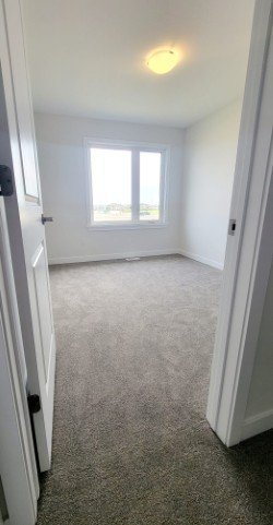 243 Finsbury Avenue - Photo 8