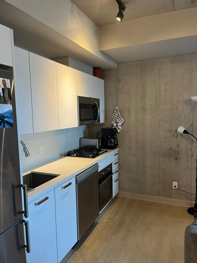 203 Catherine Street - Photo 2