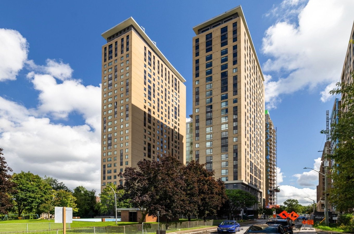 105 Champagne Avenue South - Photo 1