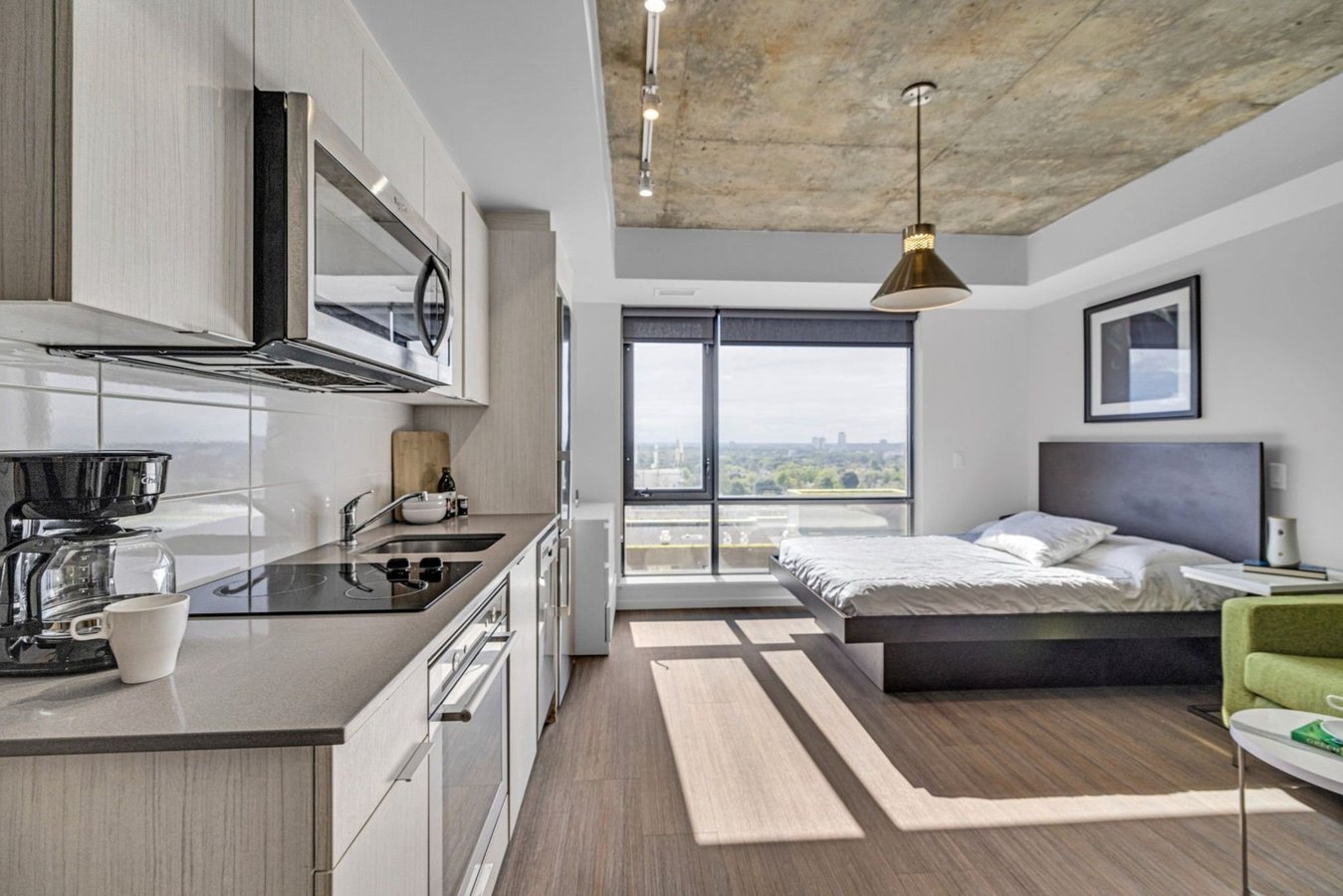 105 Champagne Avenue South - Photo 3