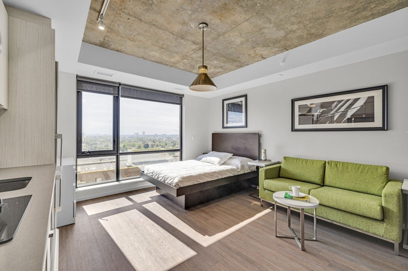 105 Champagne Avenue South - Photo 4