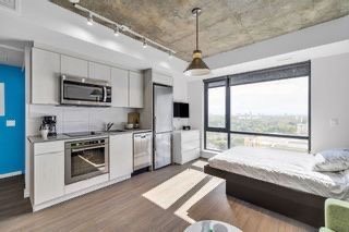 105 Champagne Avenue South - Photo 10