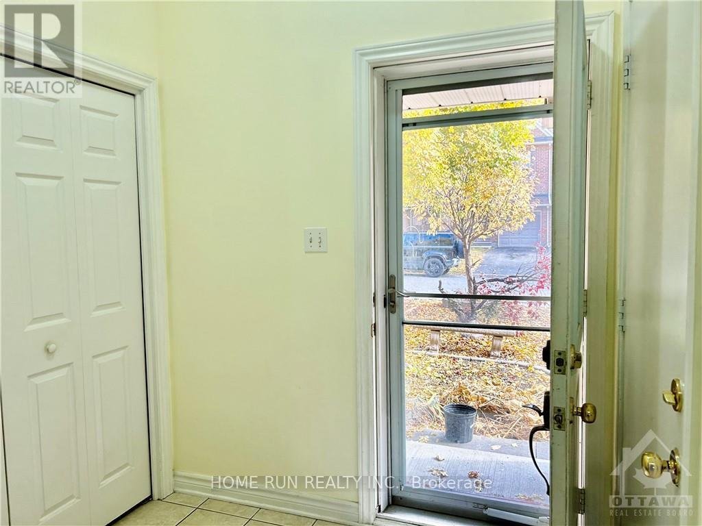 66 LANDOVER CRESCENT - Photo 3