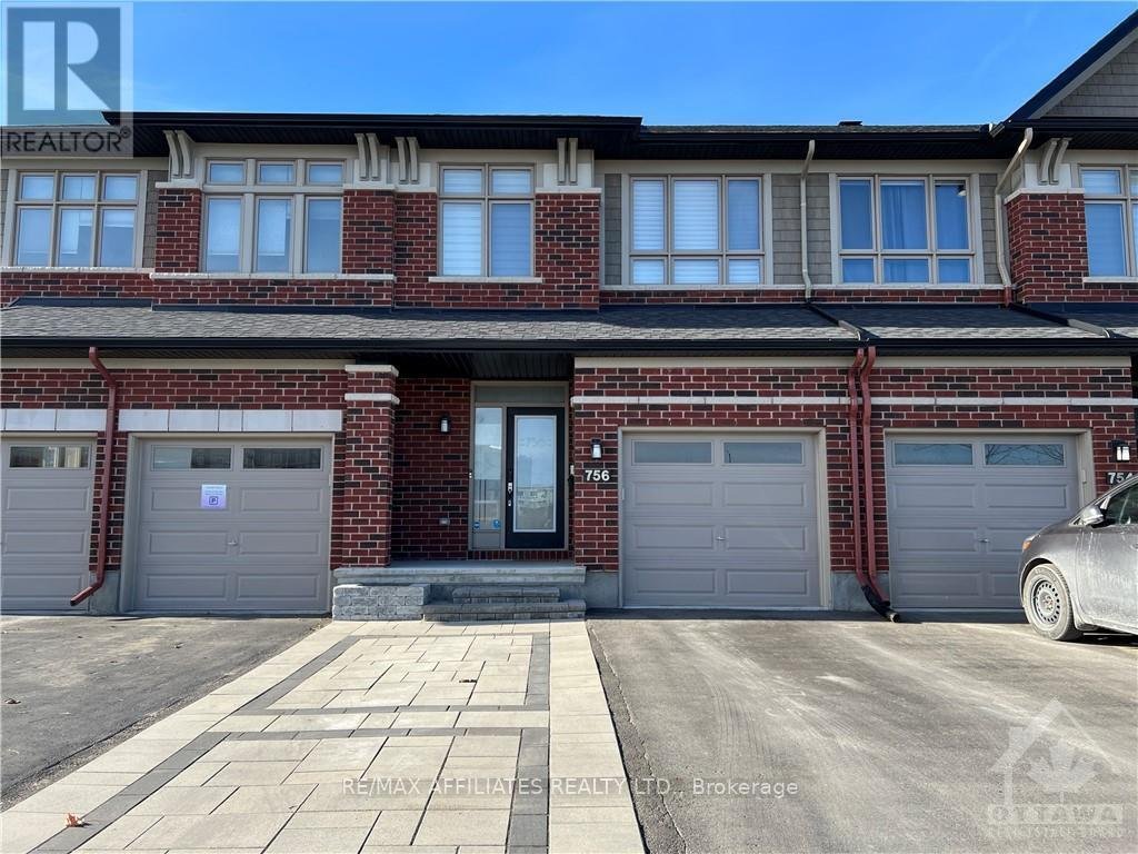 756 PUTNEY CRESCENT - Photo 1