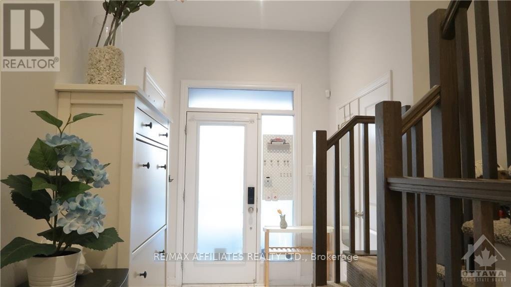 756 PUTNEY CRESCENT - Photo 3