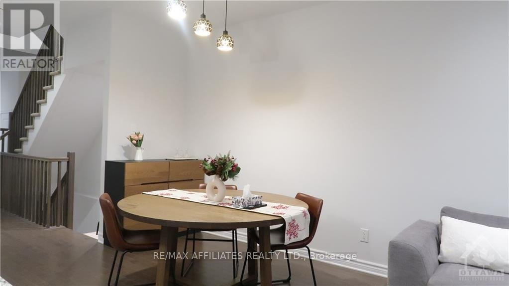 756 PUTNEY CRESCENT - Photo 6
