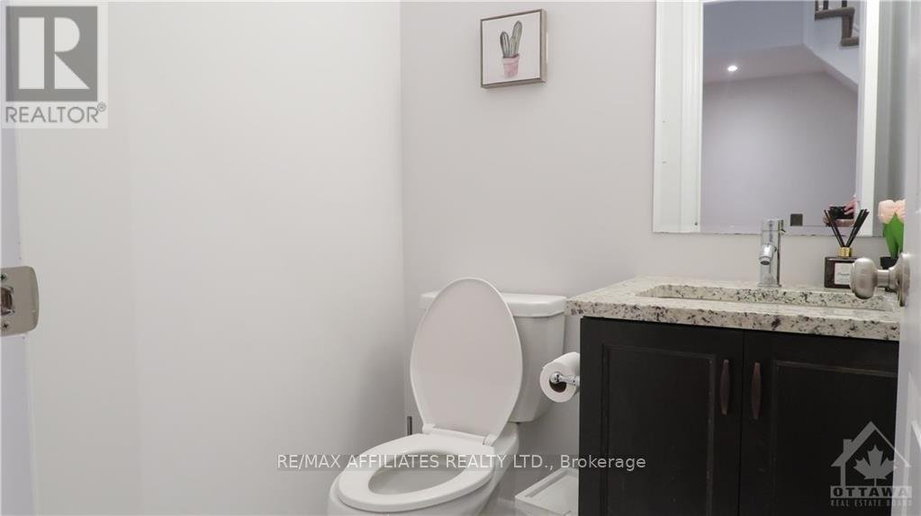 756 PUTNEY CRESCENT - Photo 12