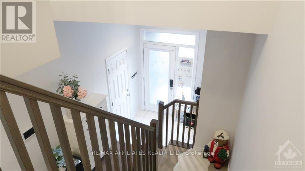 756 PUTNEY CRESCENT - Photo 13