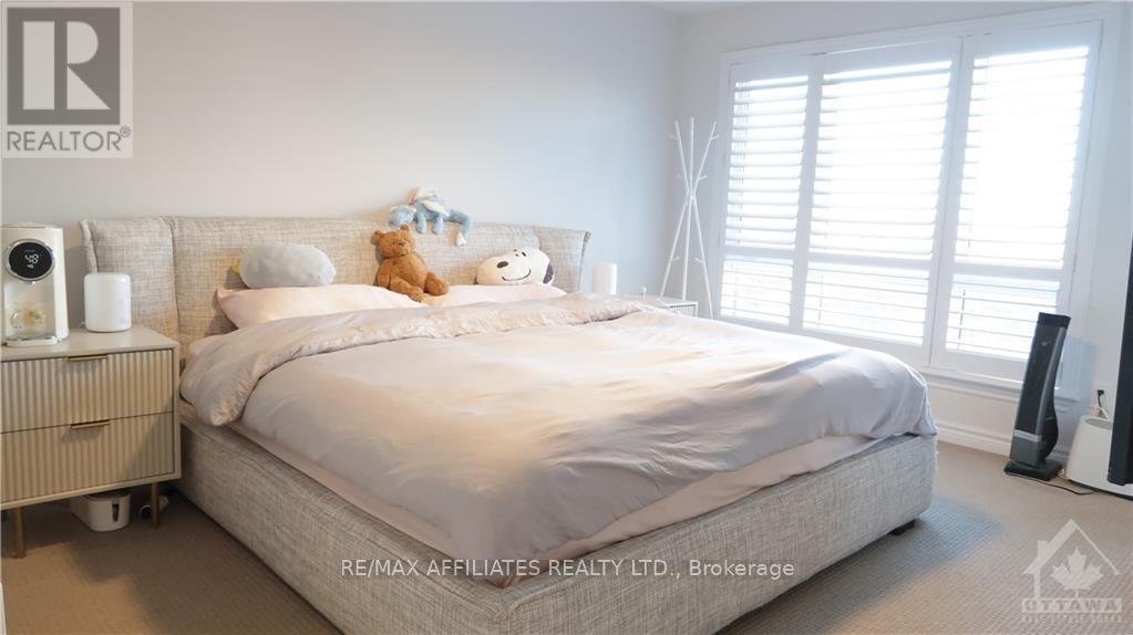 756 PUTNEY CRESCENT - Photo 14