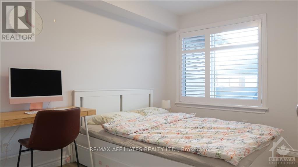 756 PUTNEY CRESCENT - Photo 18