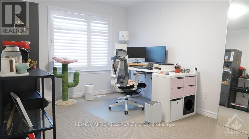 756 PUTNEY CRESCENT - Photo 20