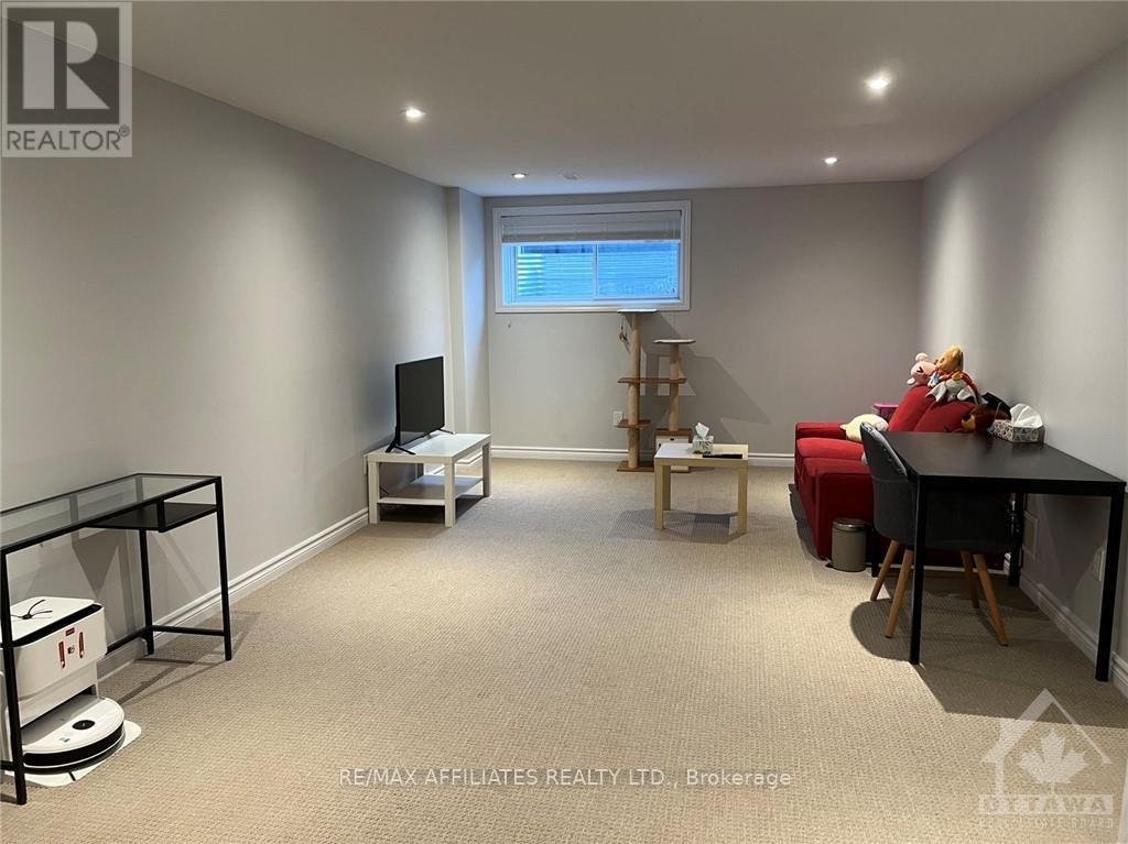 756 PUTNEY CRESCENT - Photo 24
