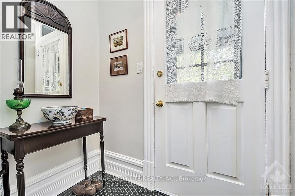 90 GLEBE AVENUE E - Photo 8