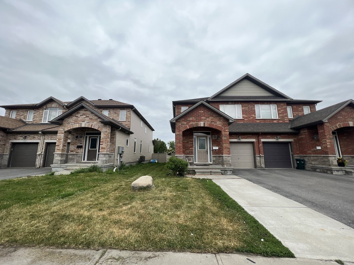 163 Claridge Drive - Photo 2