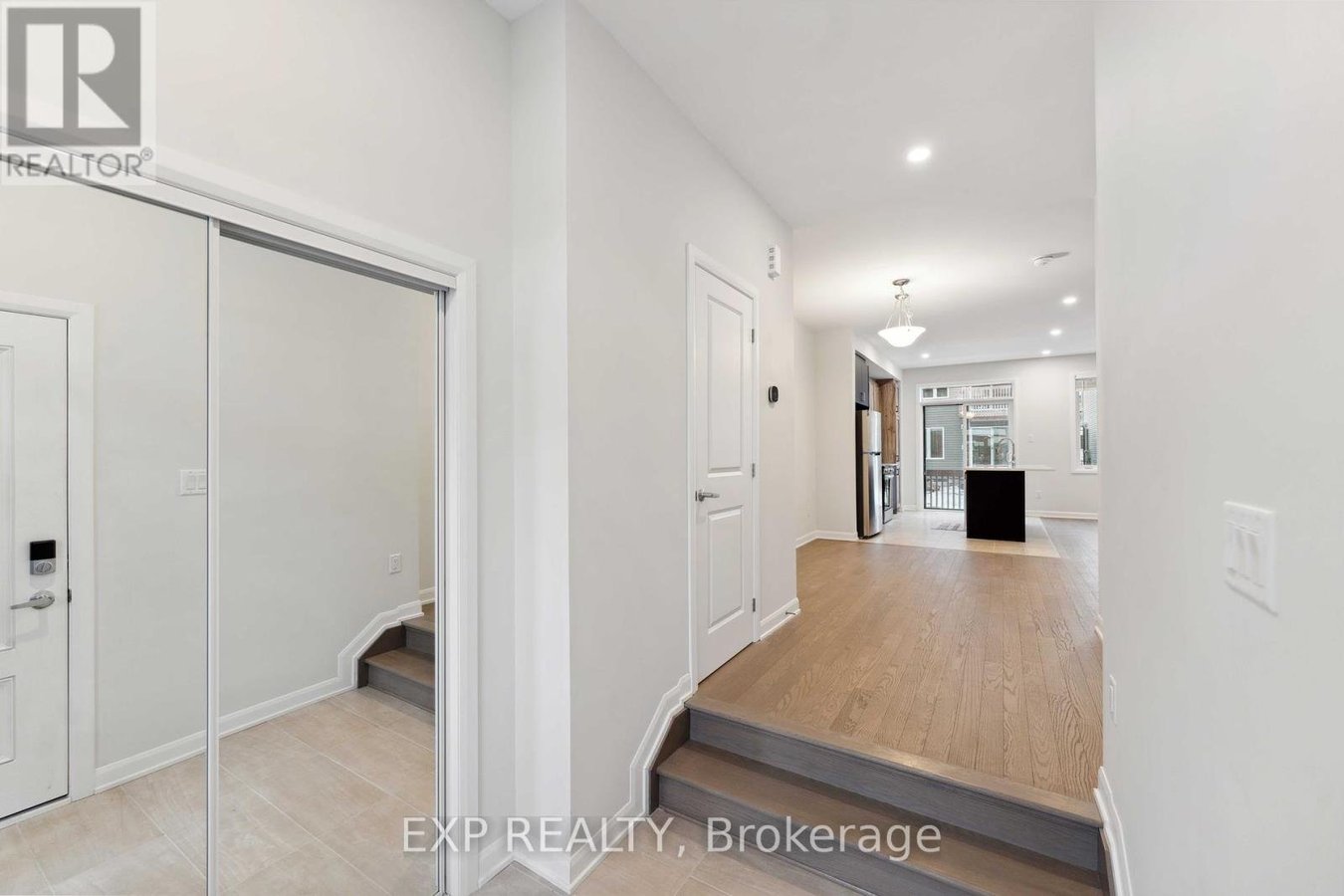 711 FAIRLINE ROW - Photo 3