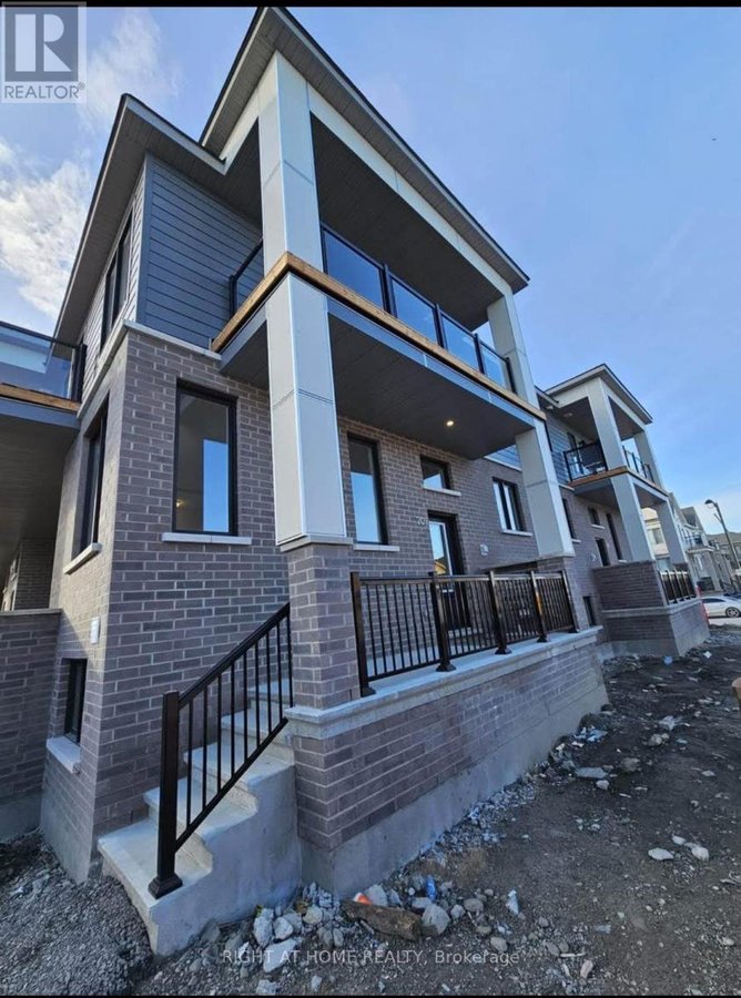 209 BEEBALM CRESCENT - Photo 1