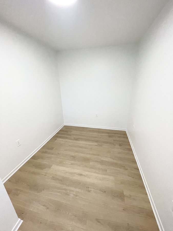 552 Bay Street - Photo 8