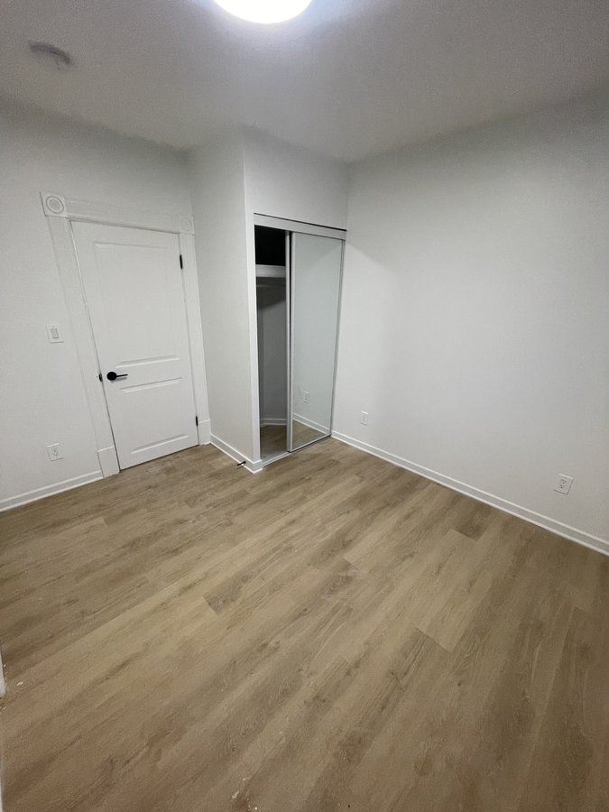 552 Bay Street - Photo 5