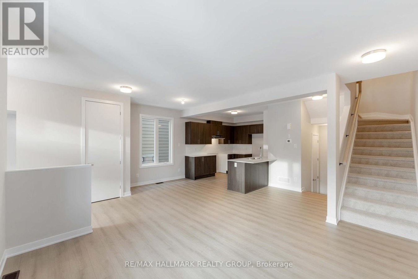 203 BEEBALM CRESCENT - Photo 8