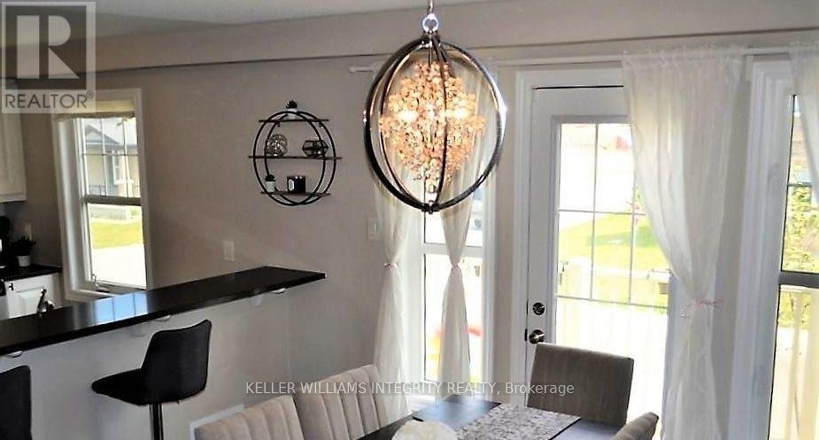928 FAMEFLOWER STREET - Photo 9