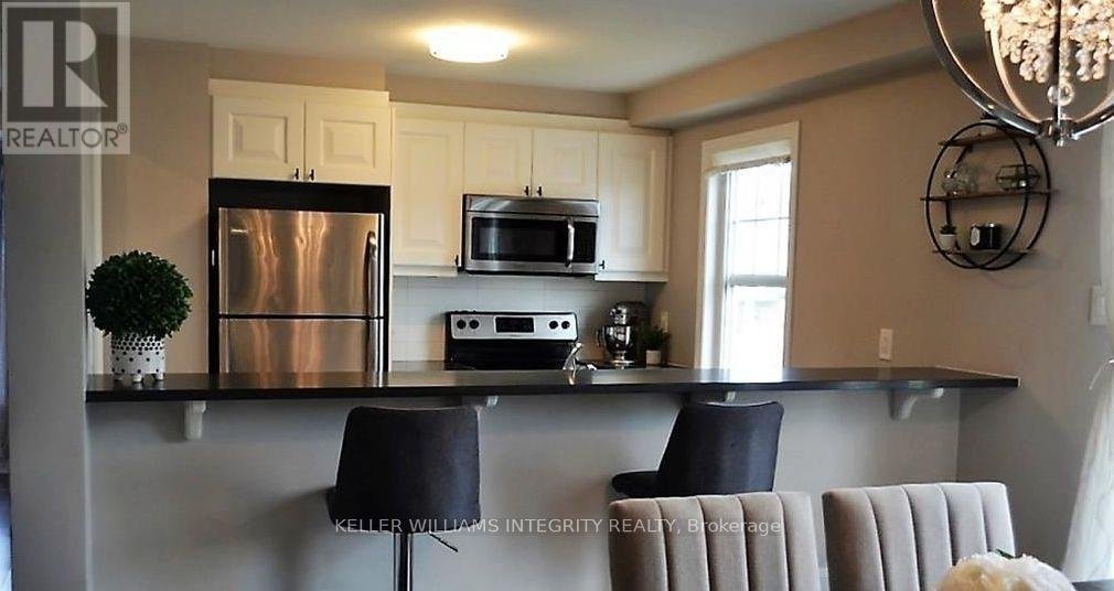 928 FAMEFLOWER STREET - Photo 10