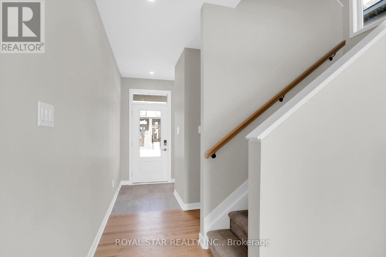 200 BEEBALM CRESCENT N - Photo 2