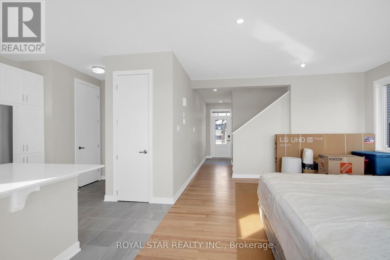 200 BEEBALM CRESCENT N - Photo 5