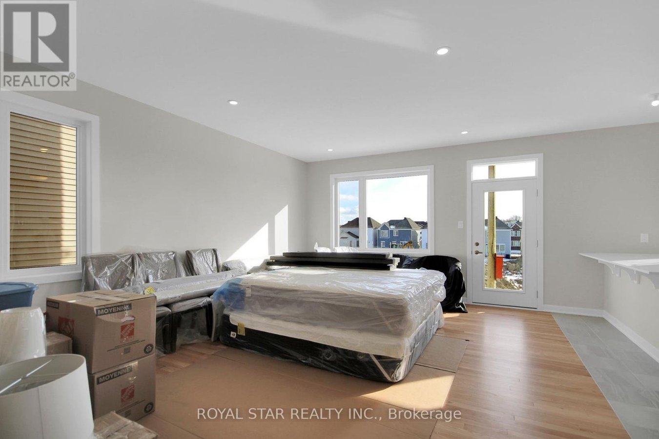 200 BEEBALM CRESCENT N - Photo 6