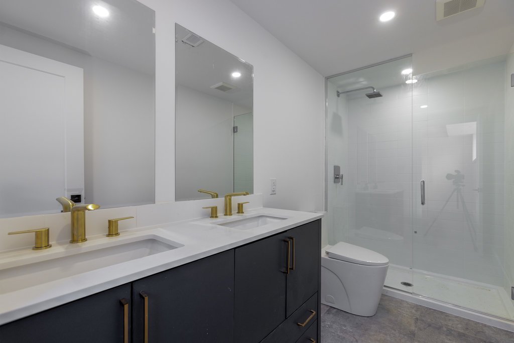2475 Falcon Avenue - Photo 6