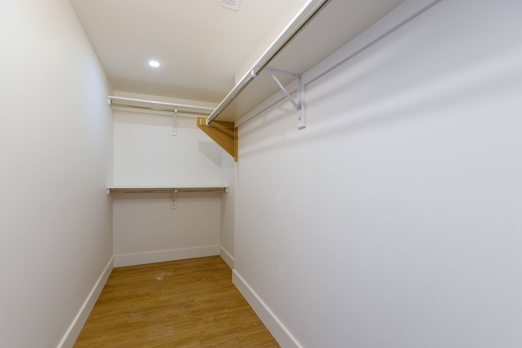 2475 Falcon Avenue - Photo 7