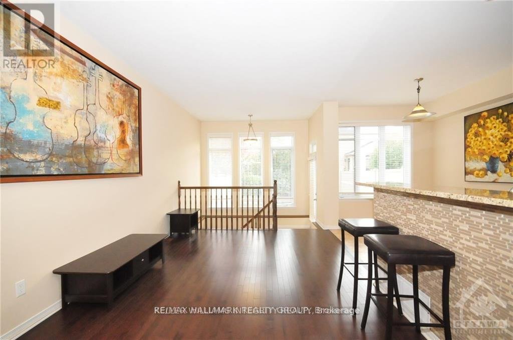 81 HORNCHURCH LANE - Photo 3