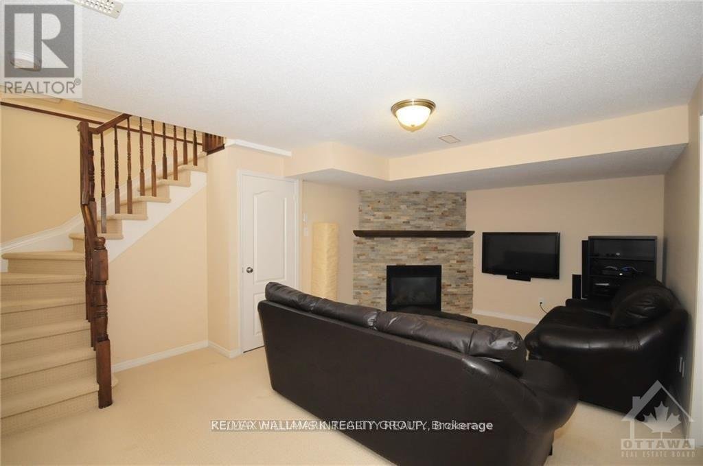 81 HORNCHURCH LANE - Photo 17