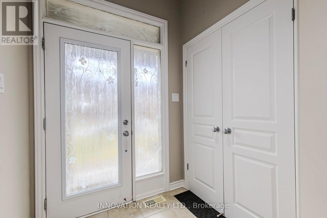 946 FLETCHER CIRCLE - Photo 2