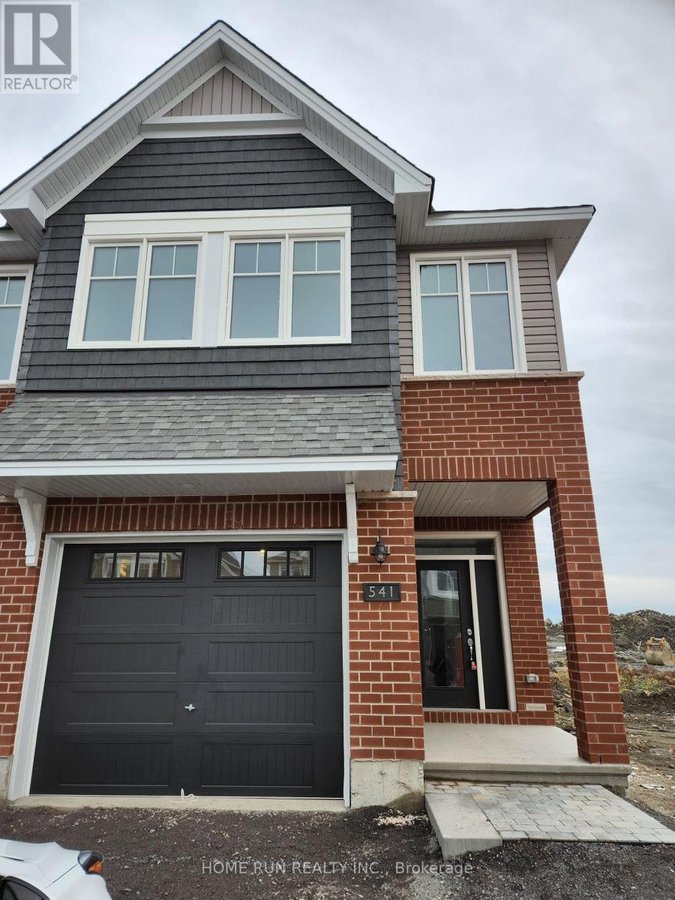 541 SONMARG CRESCENT - Photo 1