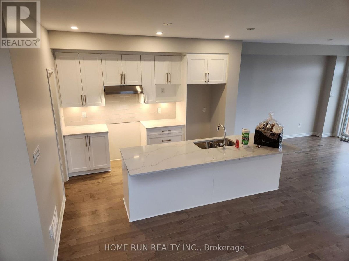 541 SONMARG CRESCENT - Photo 3