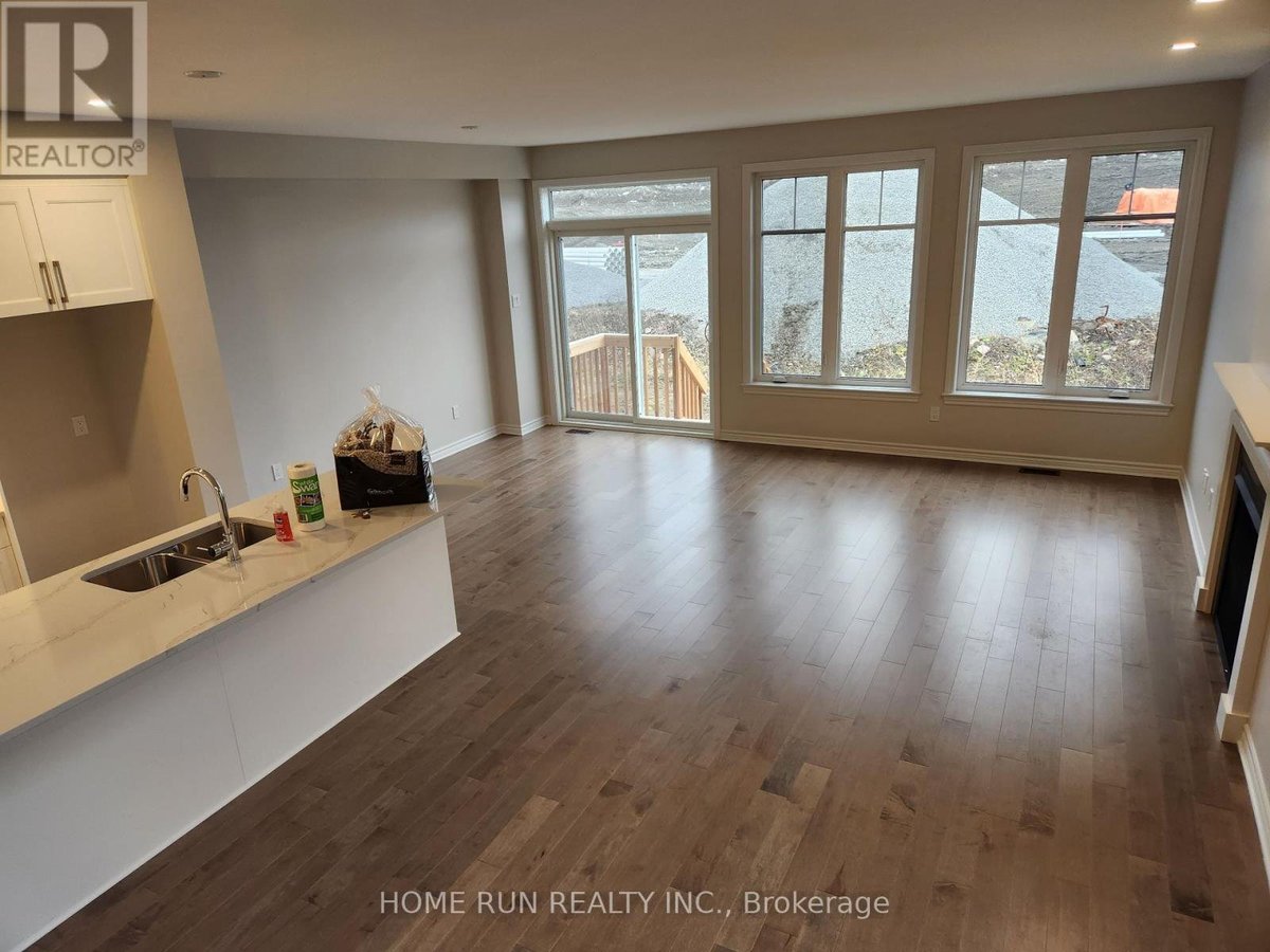541 SONMARG CRESCENT - Photo 4