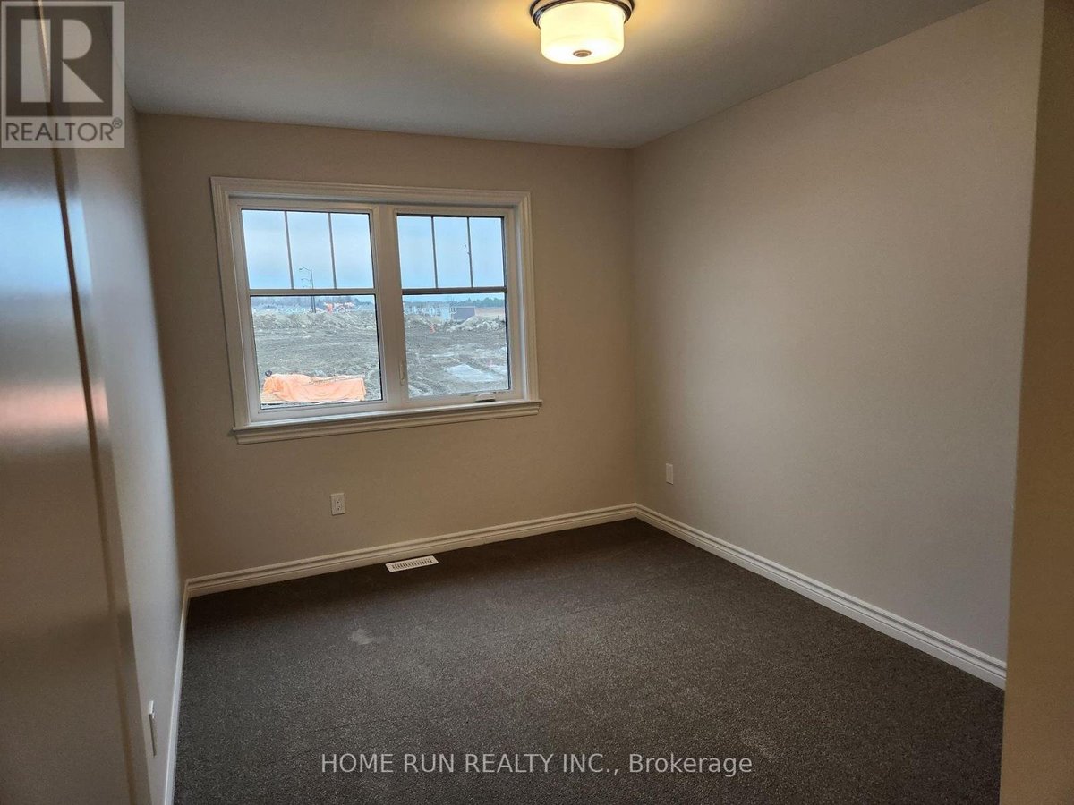 541 SONMARG CRESCENT - Photo 10