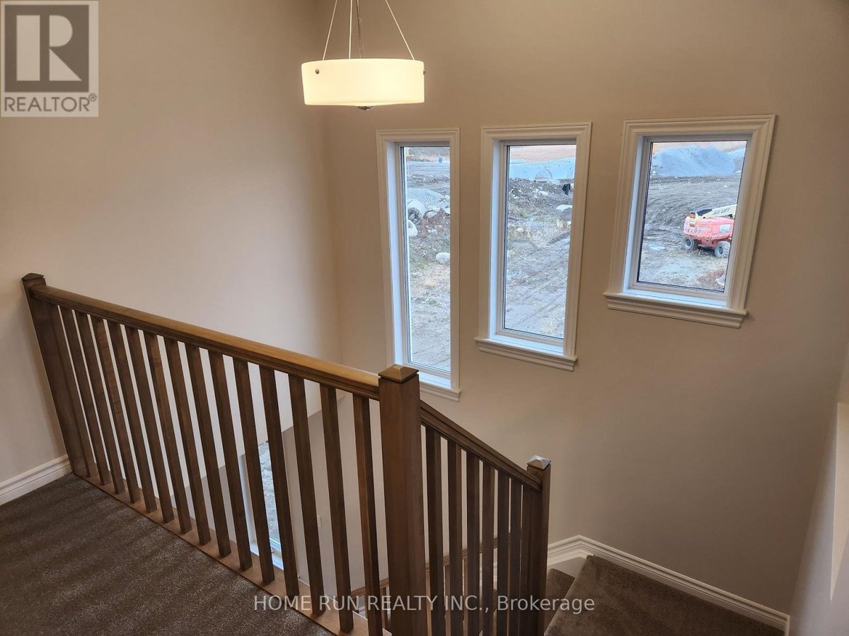 541 SONMARG CRESCENT - Photo 12