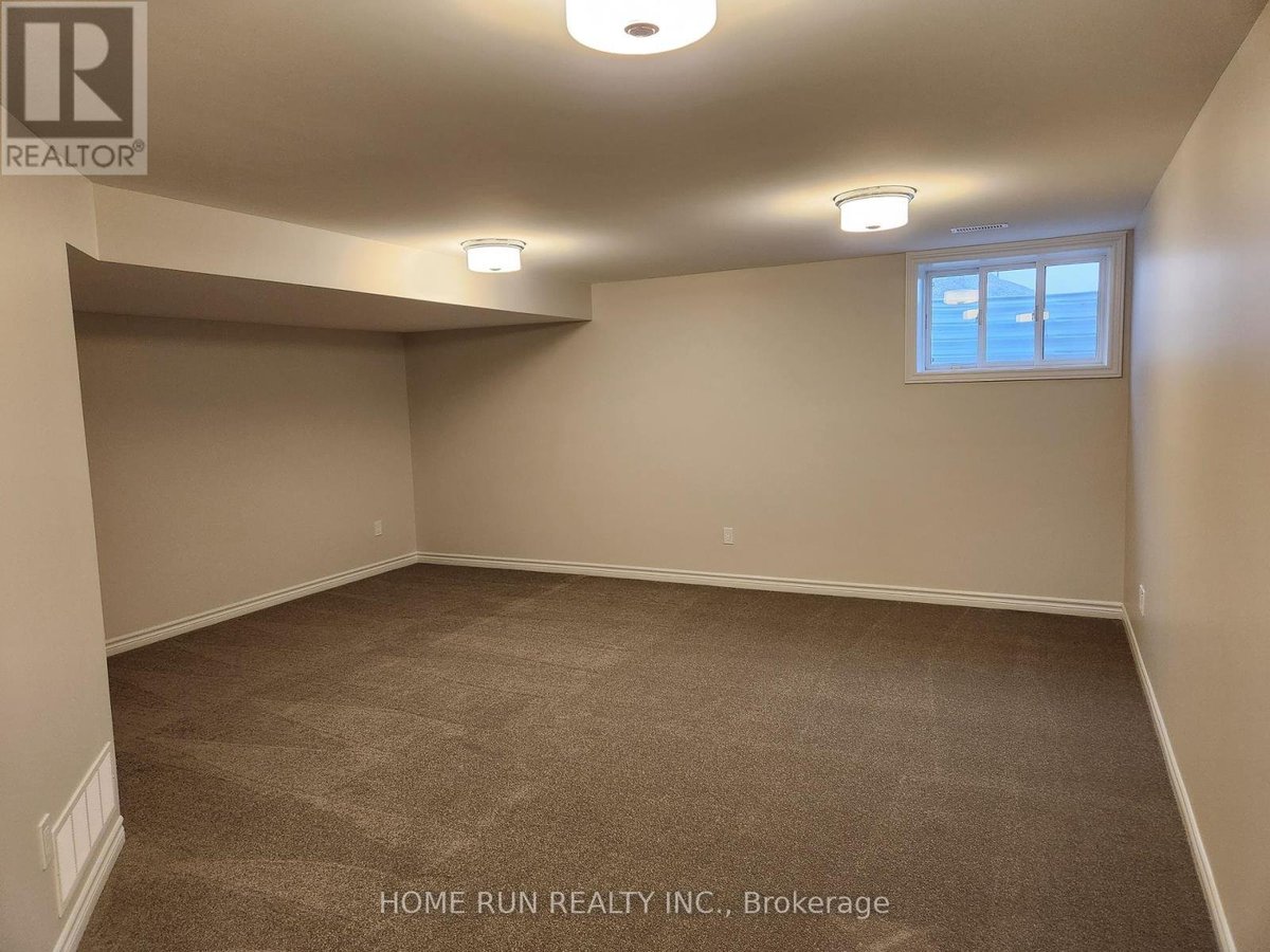 541 SONMARG CRESCENT - Photo 13