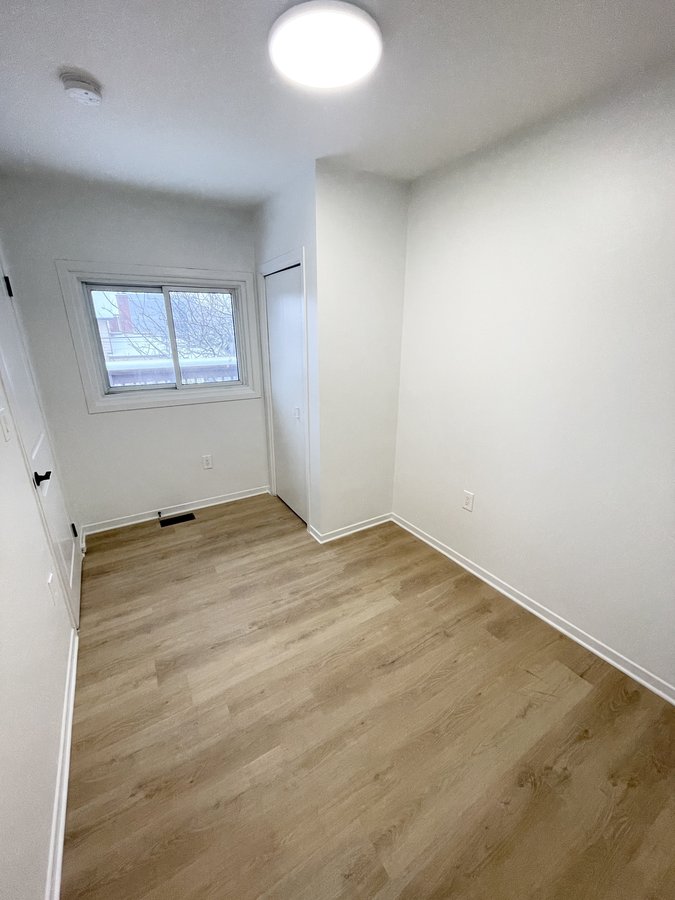 552 Bay Street - Photo 7
