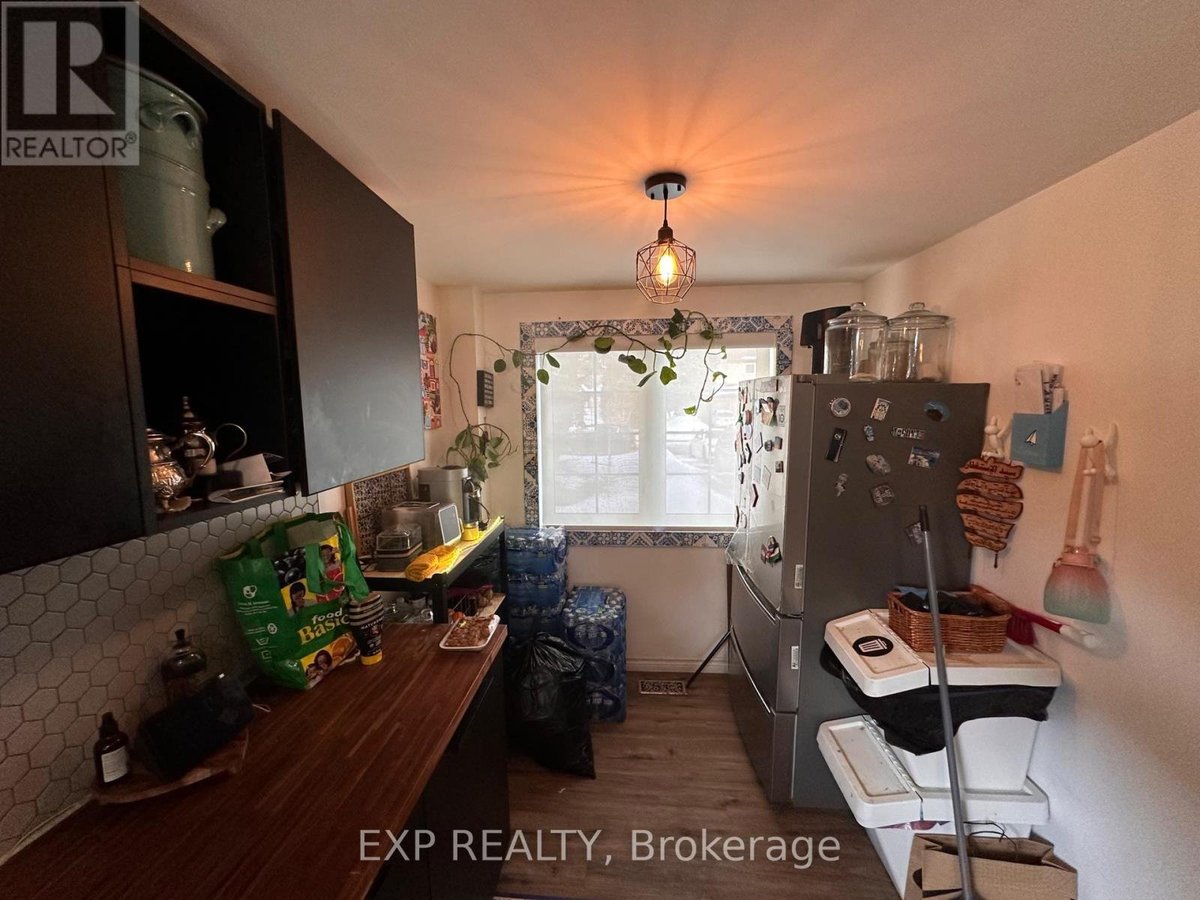 1076 BARWELL AVENUE - Photo 3