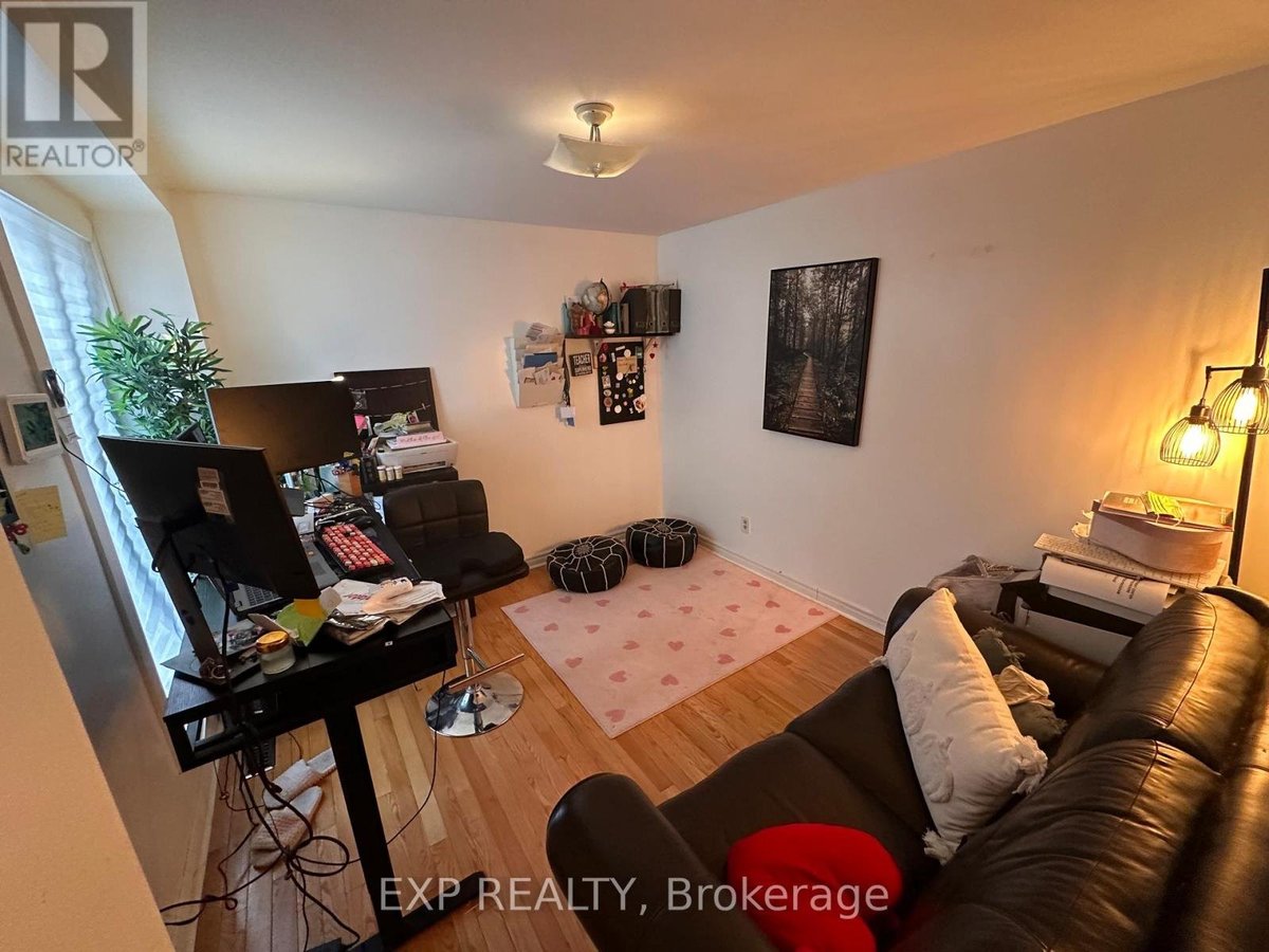 1076 BARWELL AVENUE - Photo 5