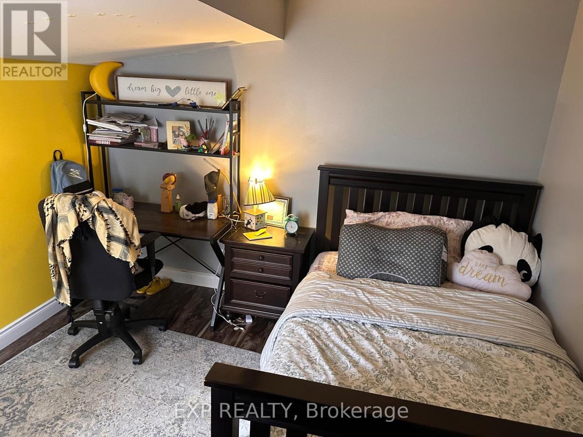 1076 BARWELL AVENUE - Photo 13