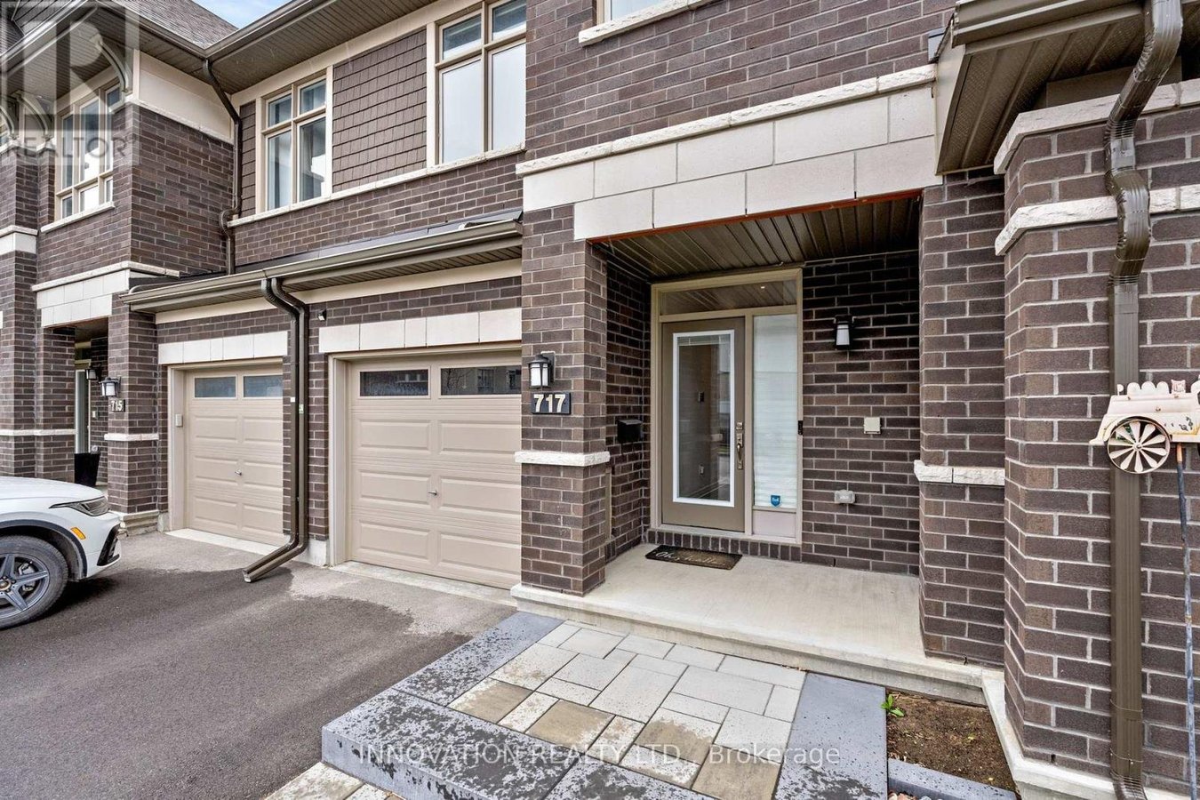 717 PUTNEY CRESCENT - Photo 2