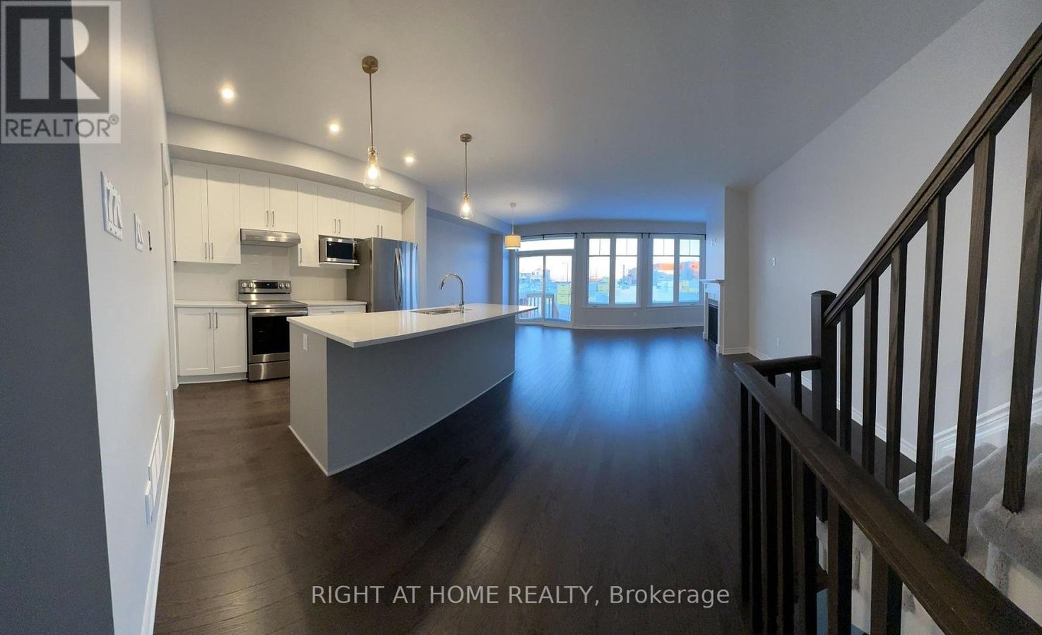205 FINSBURY AVENUE - Photo 3