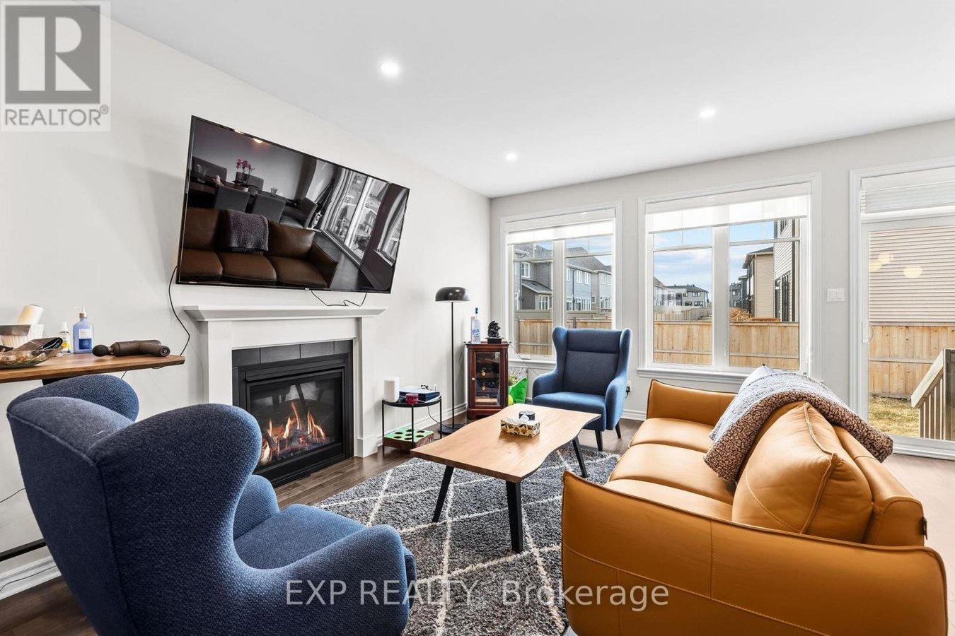 389 BARRETT FARM DRIVE - Photo 3