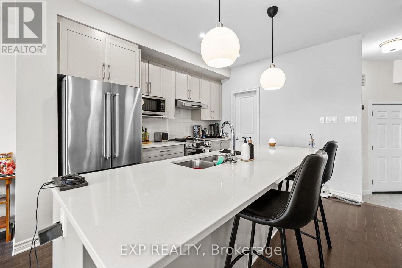 389 BARRETT FARM DRIVE - Photo 5
